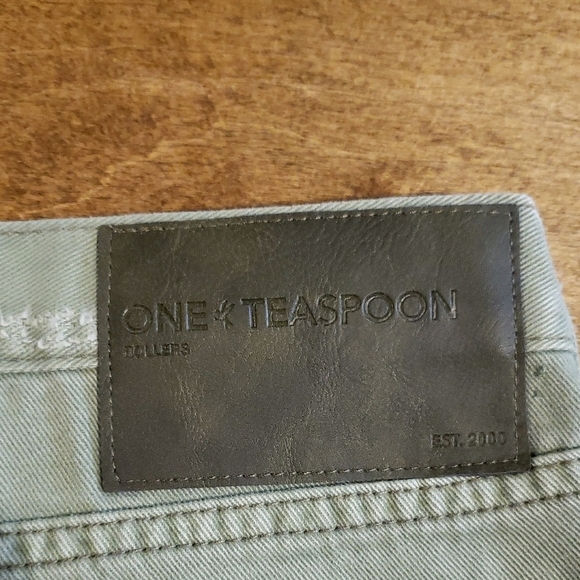 One Teaspoon Women's Olive Green Distressed Khaki Rollers Shorts 32 - Picture 5 of 8